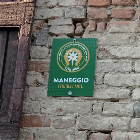 La Casa Vecchia Bed & Breakfast *